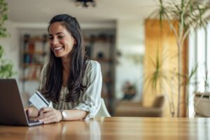 Maryland Homeowner checking credit score